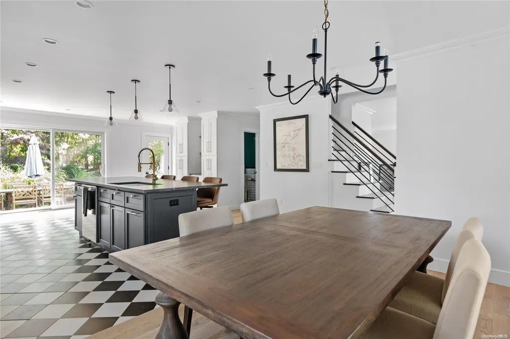 870 Stars Road East Marion NY 11939