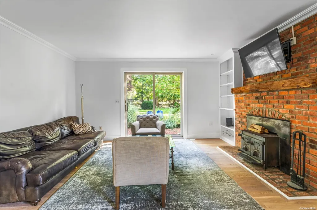 870 Stars Road East Marion NY 11939