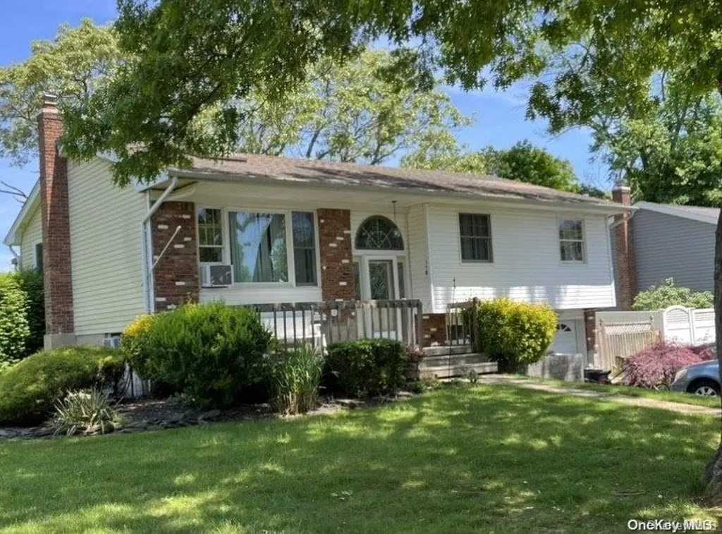 1 Quaker Lane Smithtown NY 11787
