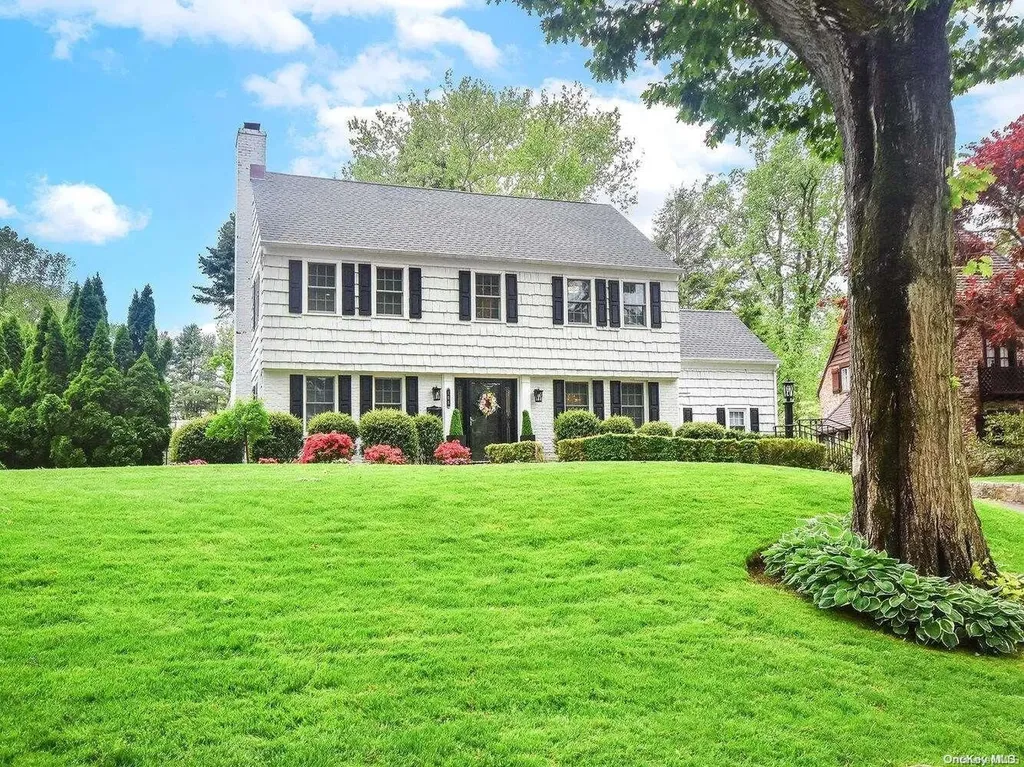105 Abbey Road Manhasset NY 11030