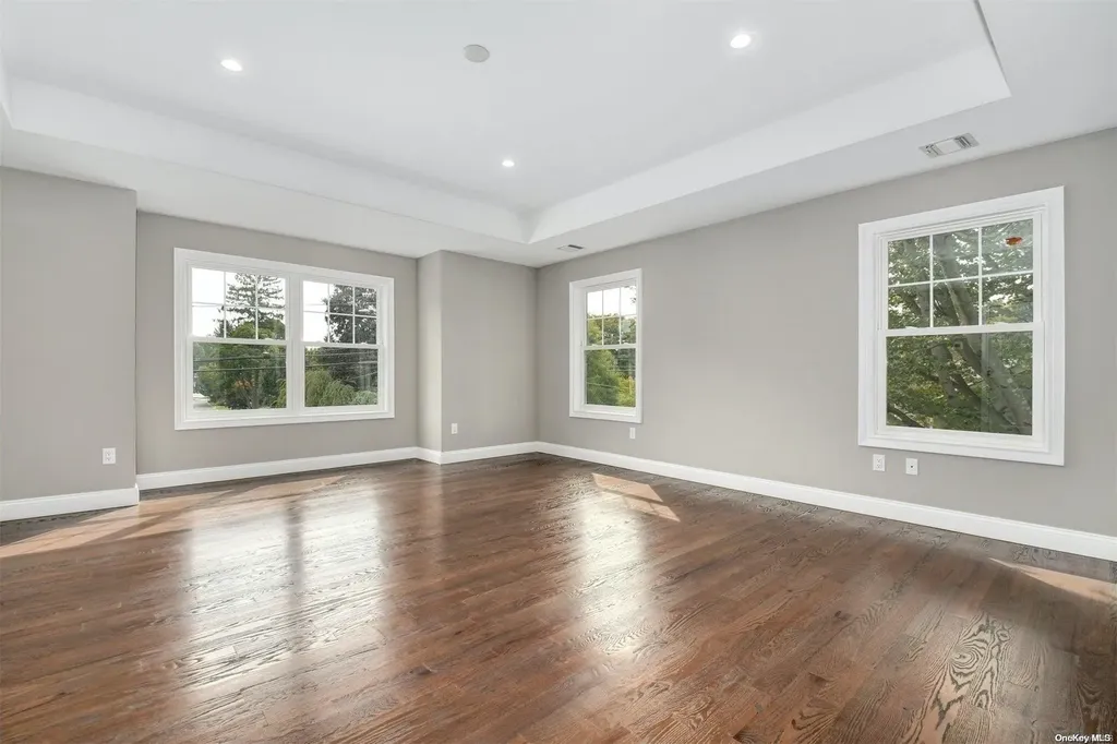 3 Richard Lane Syosset NY 11791