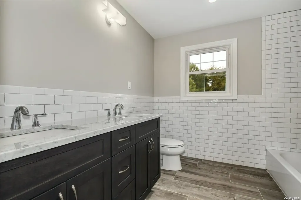 3 Richard Lane Syosset NY 11791