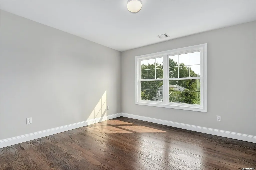 3 Richard Lane Syosset NY 11791