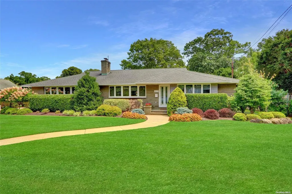 25 Park Lane West Islip NY 11795
