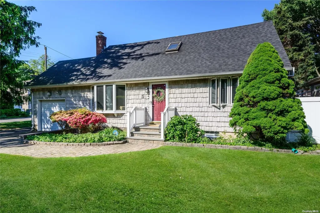 5 Lone Oak Drive Centerport NY 11721