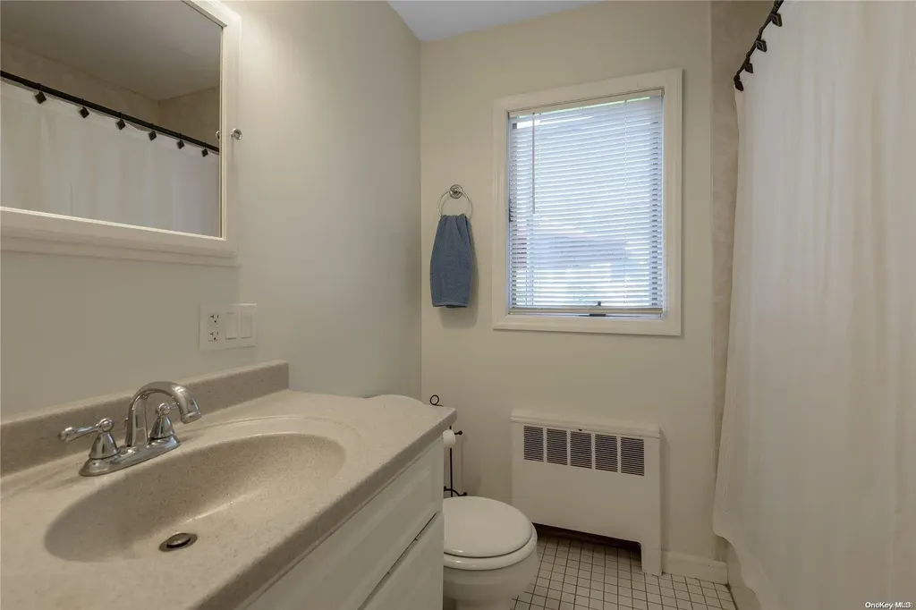 5 Lone Oak Drive Centerport NY 11721