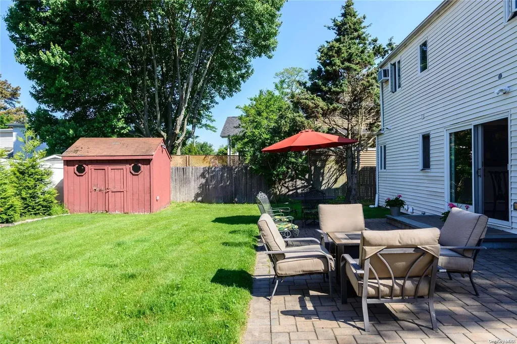 5 Lone Oak Drive Centerport NY 11721