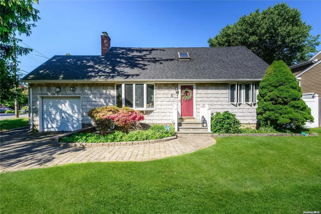 5 Lone Oak Drive Centerport NY 11721