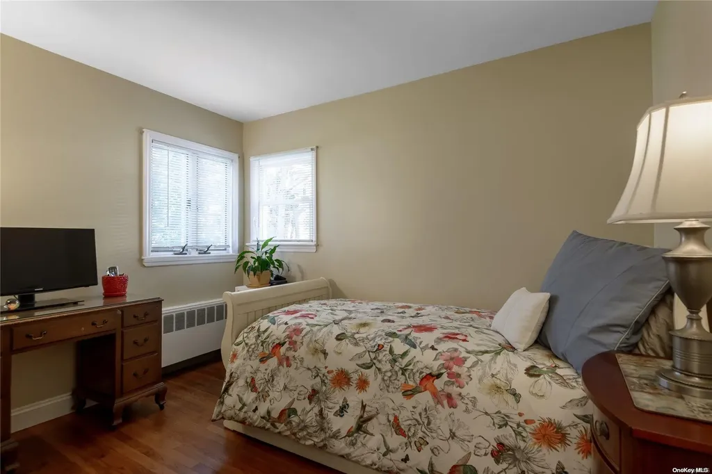 5 Lone Oak Drive Centerport NY 11721