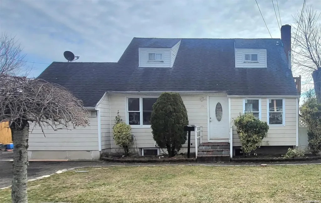 350 Clift Street Central Islip NY 11722