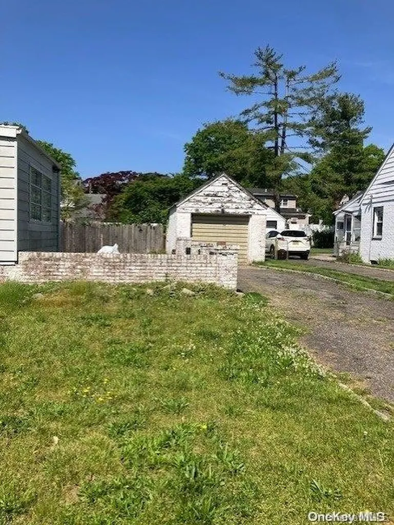 975 Stanton Avenue North Baldwin NY 11510