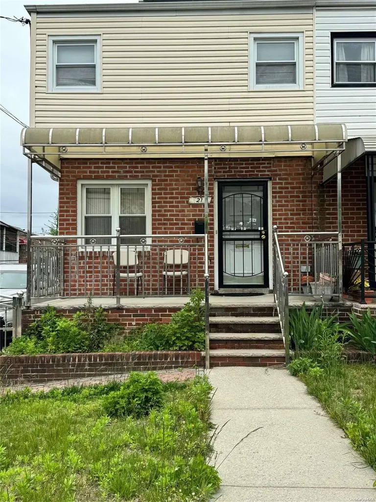1215 E 104th Street Brooklyn NY 11236