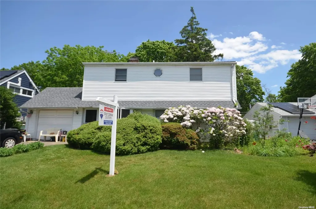 178 Choir Lane Westbury NY 11590