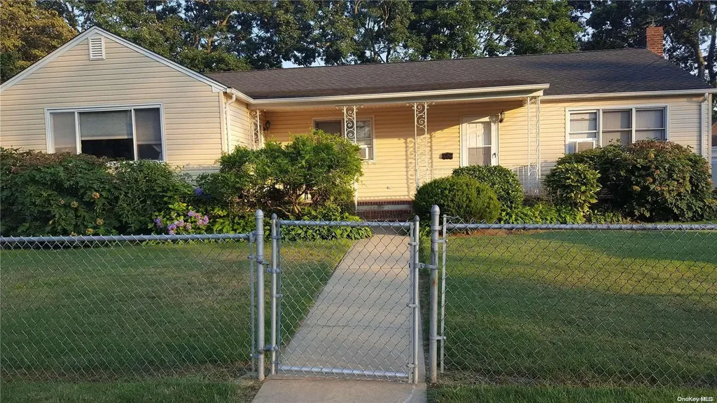 110 Central Avenue Deer Park NY 11729