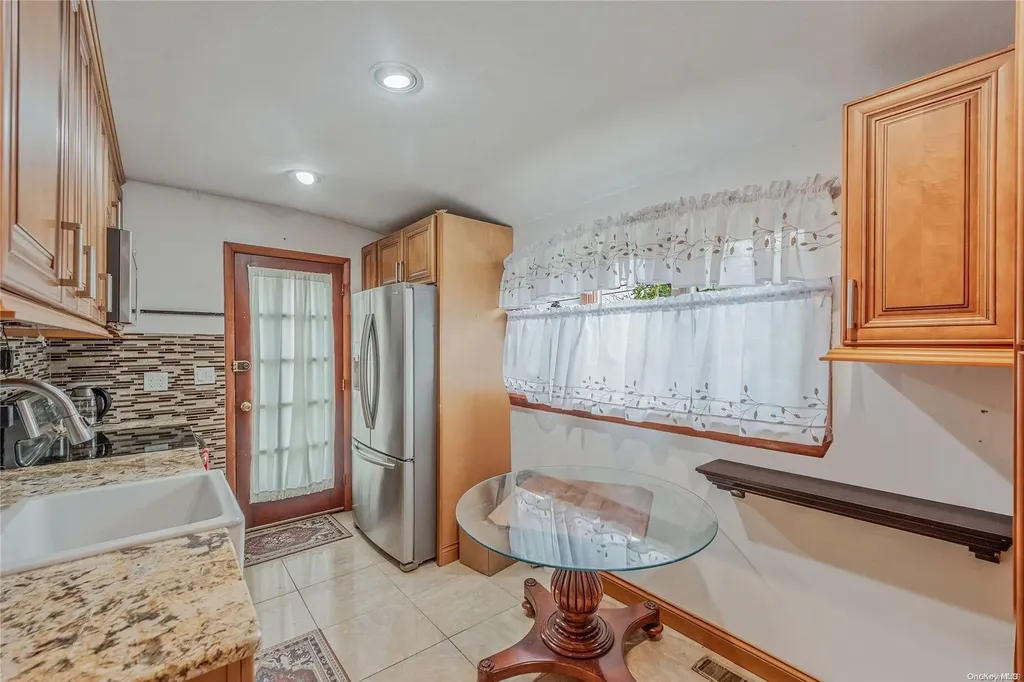 815 Americus Avenue East Patchogue NY 11772