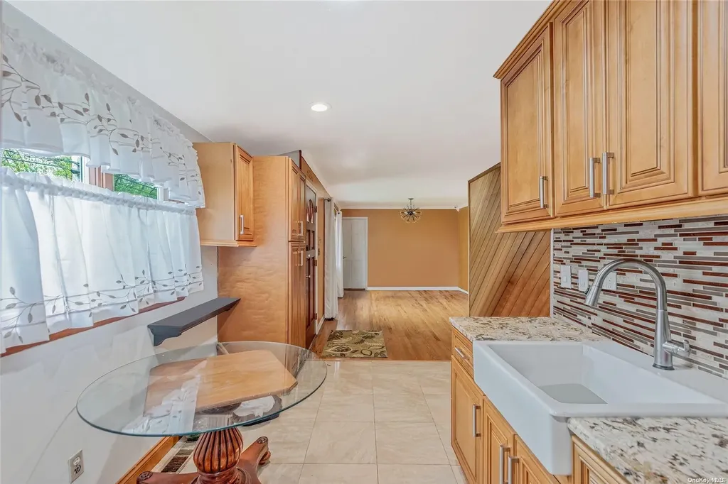 815 Americus Avenue East Patchogue NY 11772