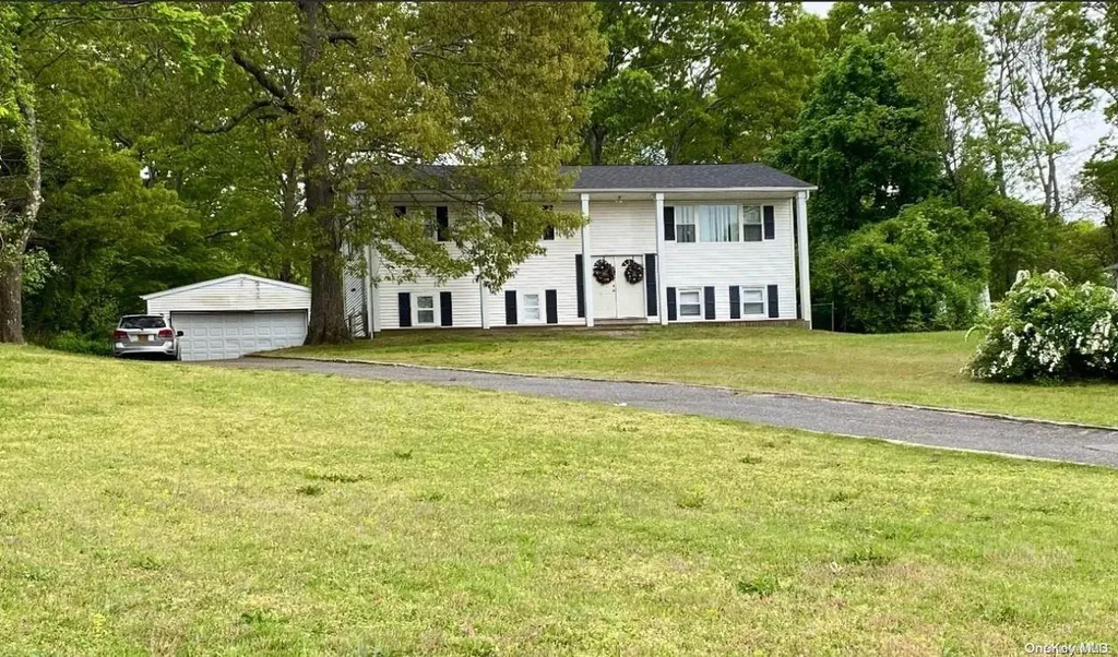 152 Northern Boulevard Shirley NY 11967