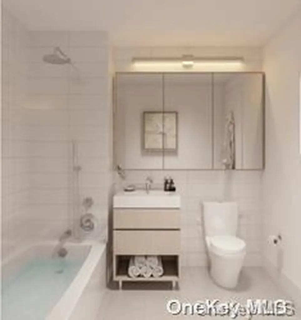 131-02a 40 Road Flushing NY 11354
