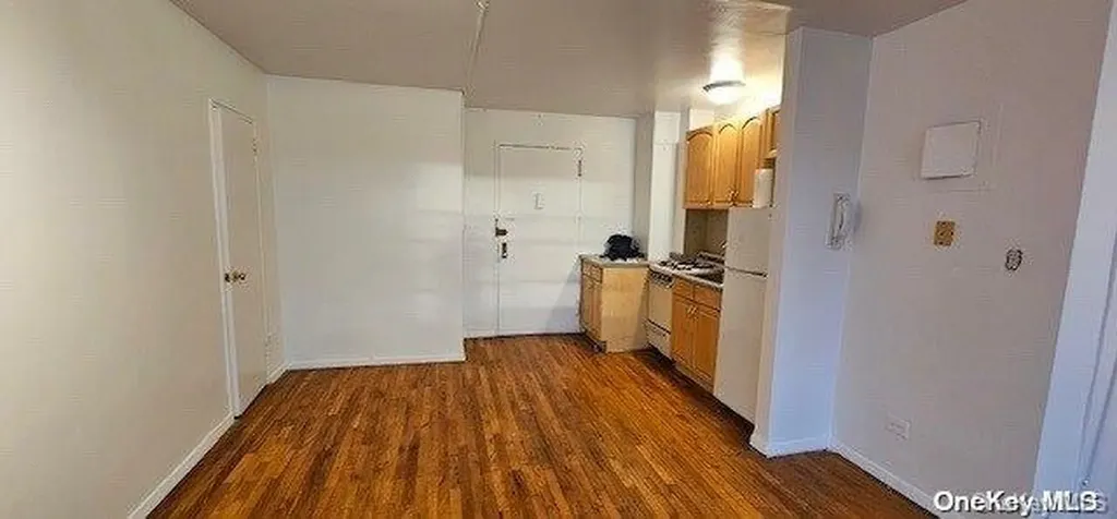 222-89 Braddock Avenue Bellerose NY 11426