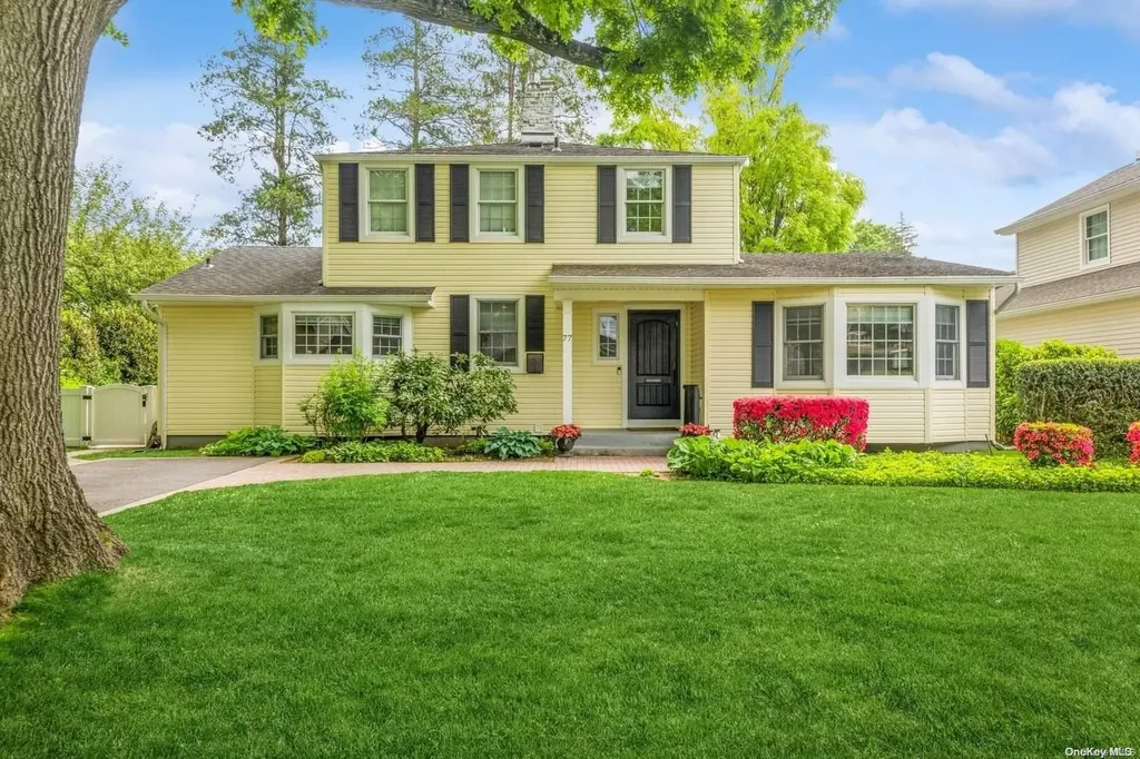 77 Amherst Road Albertson NY 11507