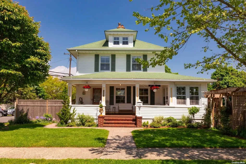 109 N Park Avenue Bay Shore NY 11706