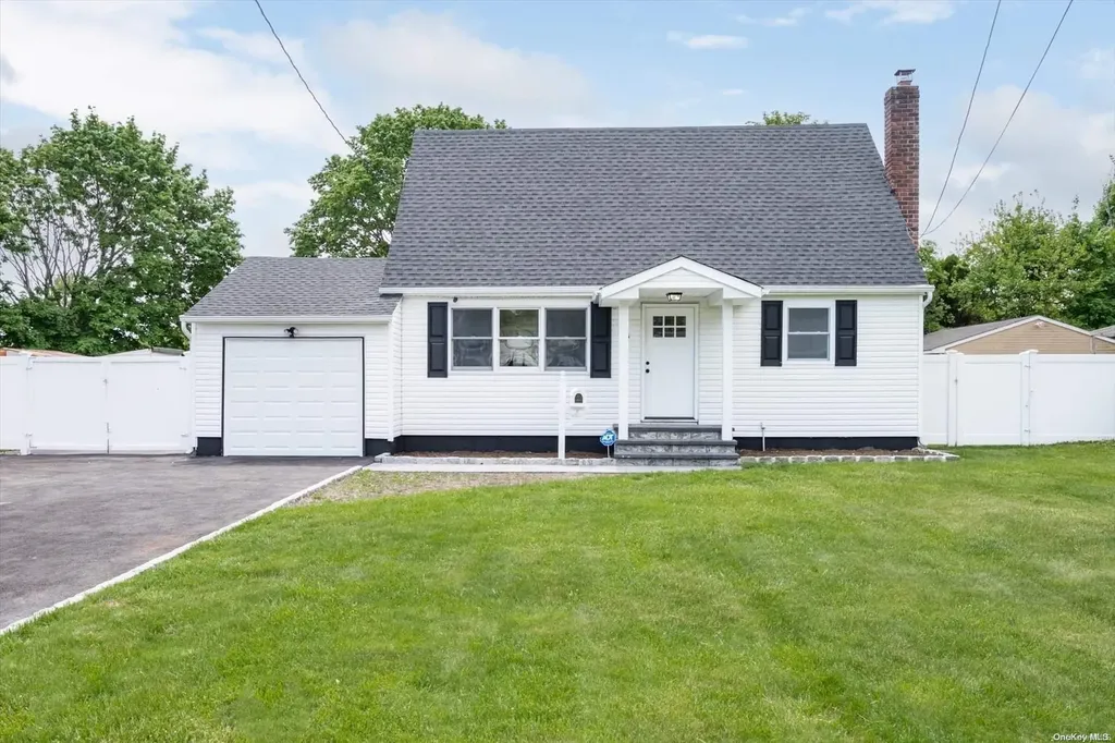 6 Beech Place Bay Shore NY 11706