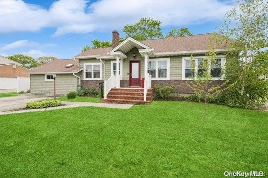 6 Costello Avenue Bay Shore NY 11706