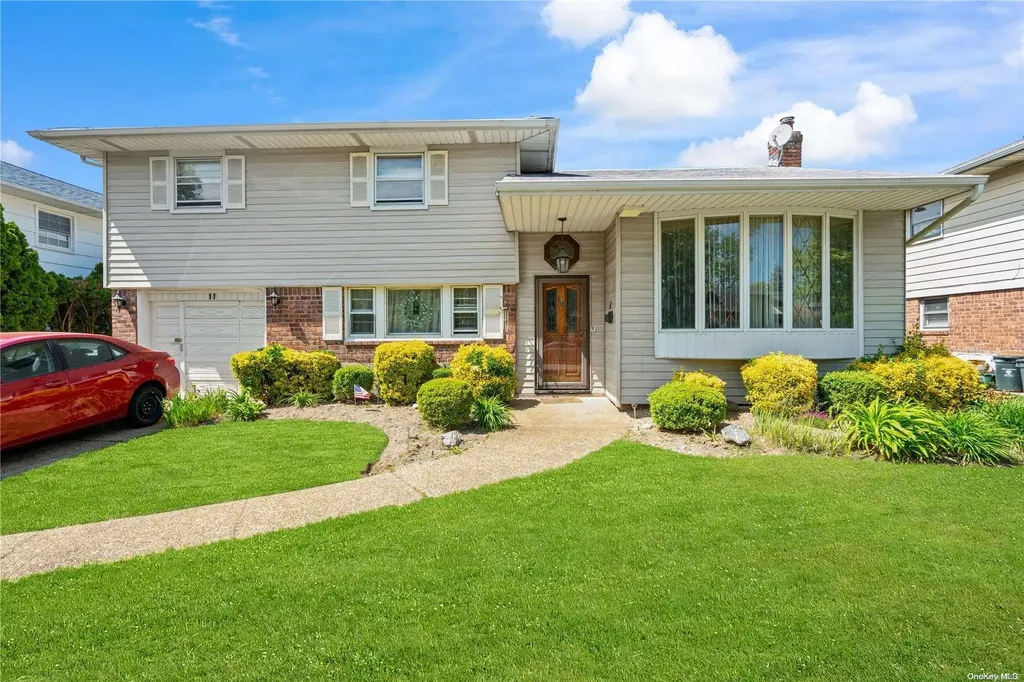 11 Lea Ann Terrace Wantagh NY 11793