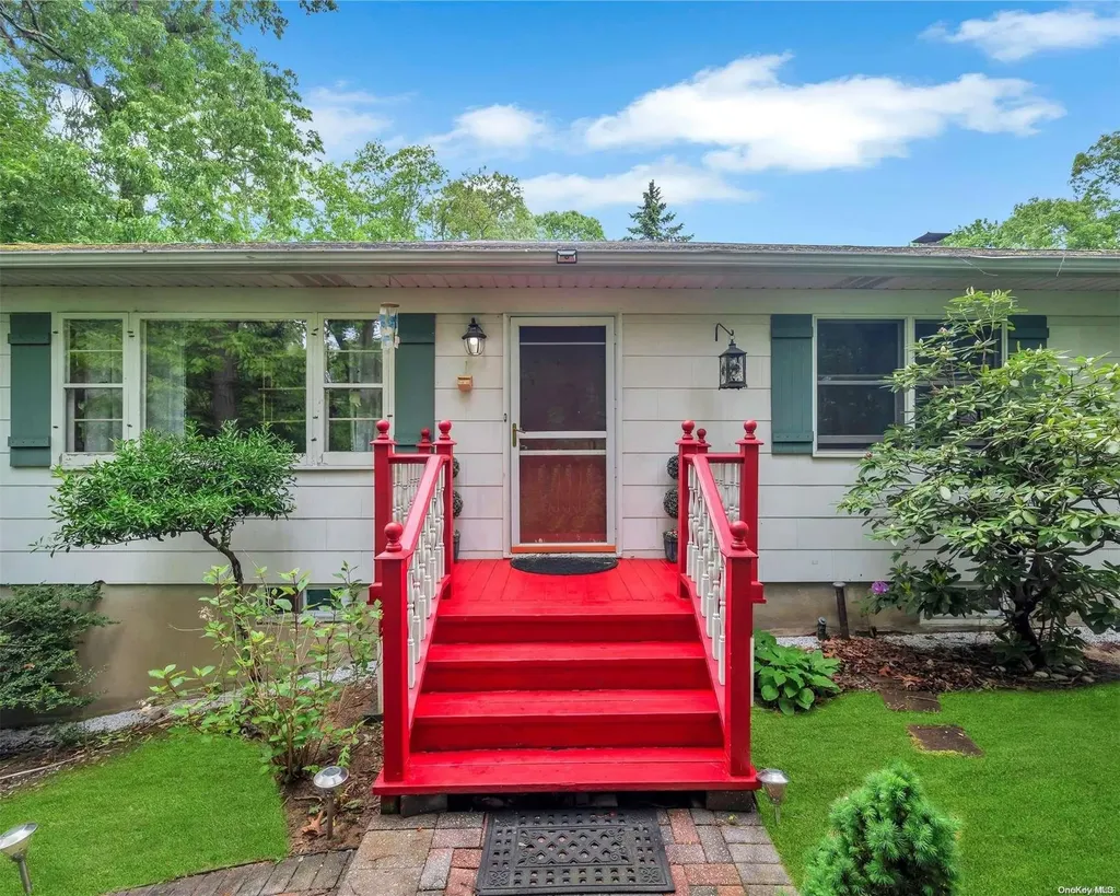 21 Valley Road Stony Brook NY 11790