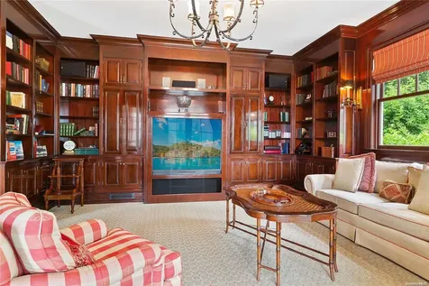 2 Delafield Street Westhampton Beach NY 11978