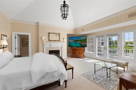 2 Delafield Street Westhampton Beach NY 11978