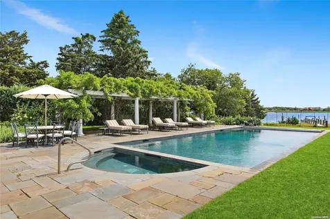 2 Delafield Street Westhampton Beach NY 11978