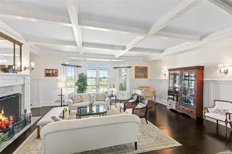 2 Delafield Street Westhampton Beach NY 11978
