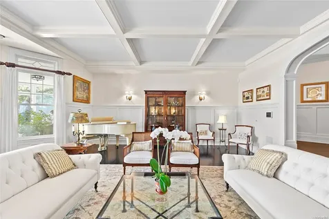 2 Delafield Street Westhampton Beach NY 11978
