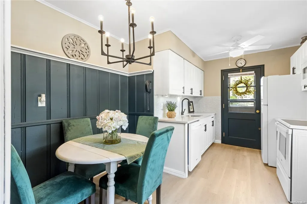 14 Ashfield Place Babylon NY 11702