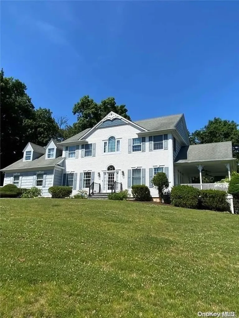 3 Heron Hill Stony Brook NY 11790