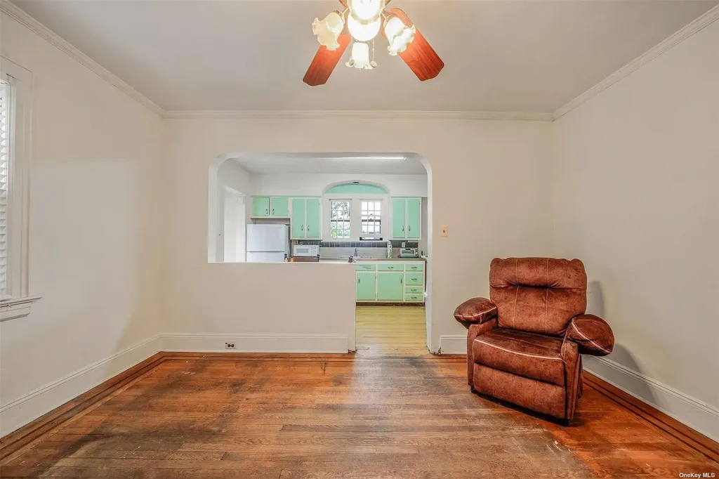 60-14 60th Avenue Maspeth NY 11378