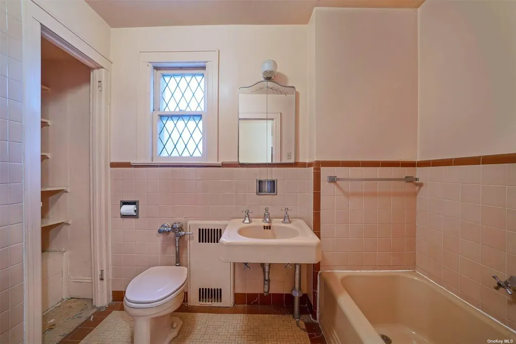 60-14 60th Avenue Maspeth NY 11378
