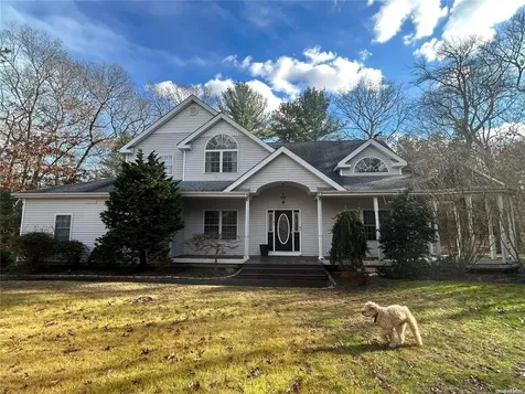 16 Darcy Avenue Manorville NY 11949