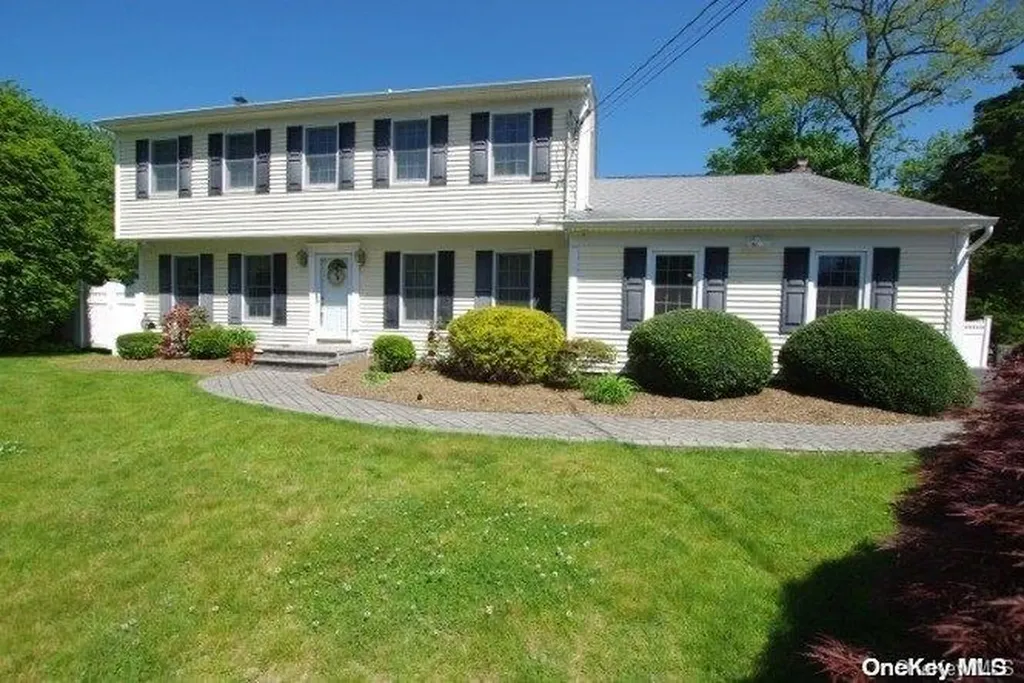 26 Hemlock Drive Miller Place NY 11764