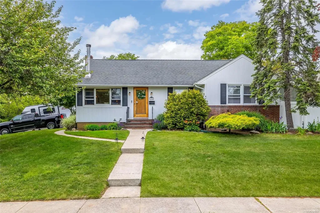 2985 Terrace Road Wantagh NY 11793