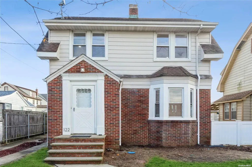 122 Rocklyn Avenue Lynbrook NY 11563