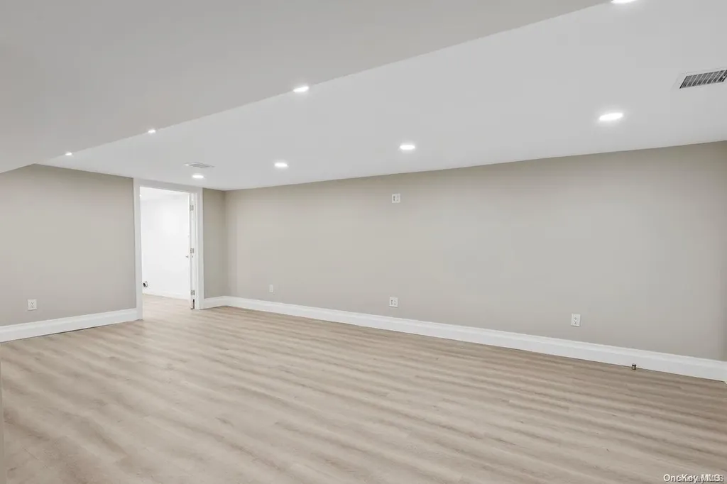 87 Prospect Avenue Cedarhurst NY 11516