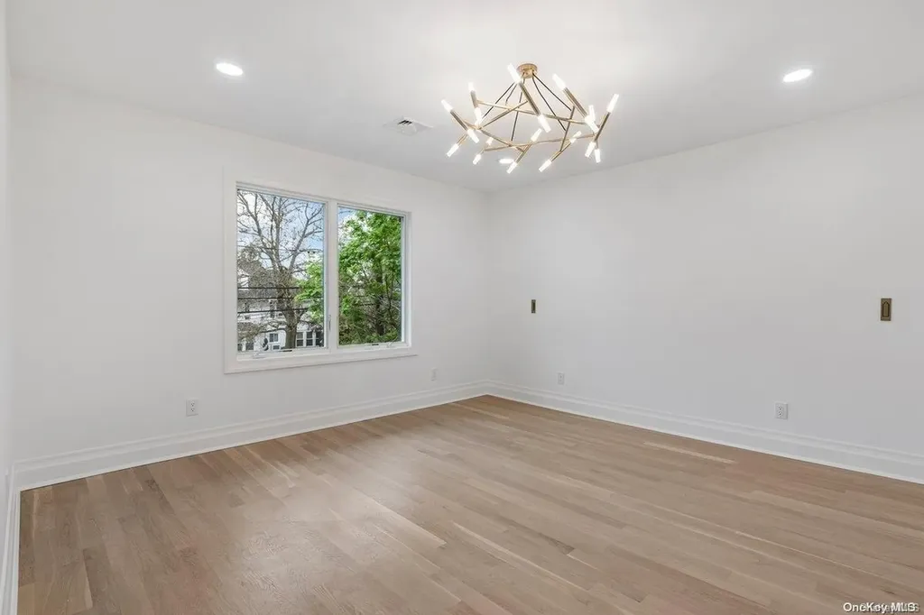 87 Prospect Avenue Cedarhurst NY 11516