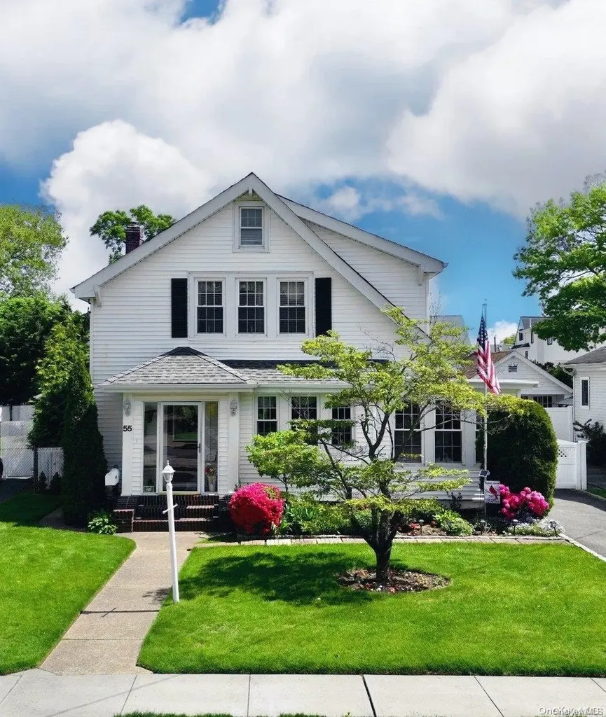 55 Clinton Avenue Lynbrook NY 11563