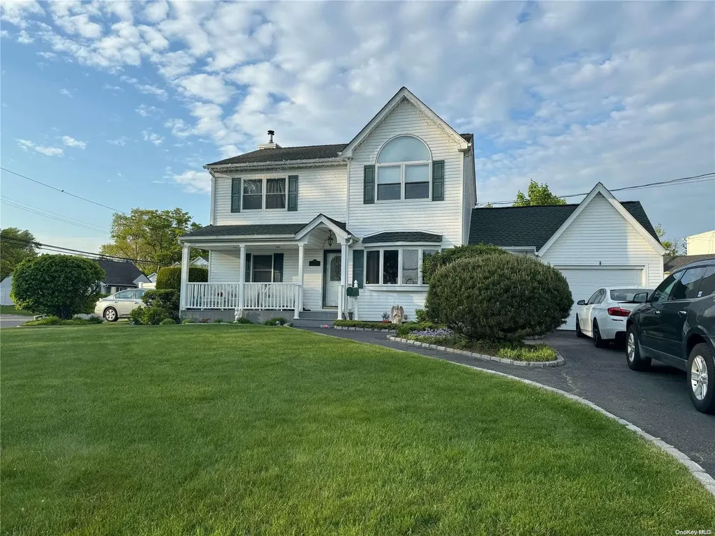 147 Foster Boulevard Babylon NY 11702