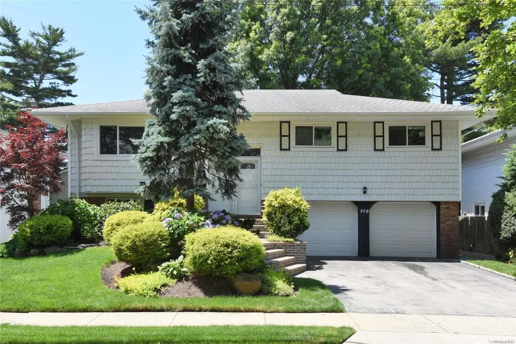 559 Leheigh Lane Woodmere NY 11598