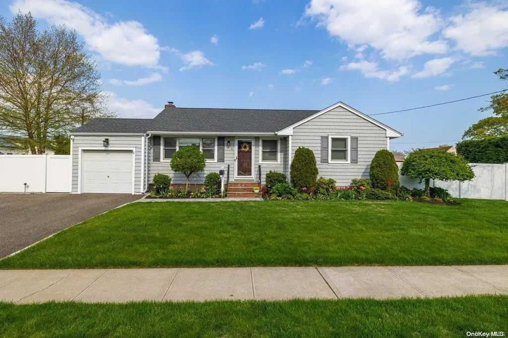 9 Cliff Drive Hicksville NY 11801