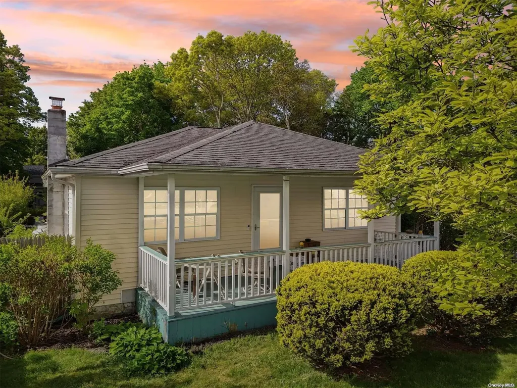 42 Argyle Drive Shirley NY 11967