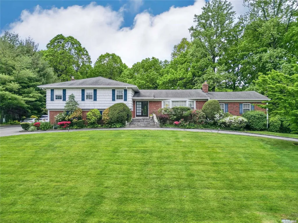 20 Lake Road Great Neck NY 11020